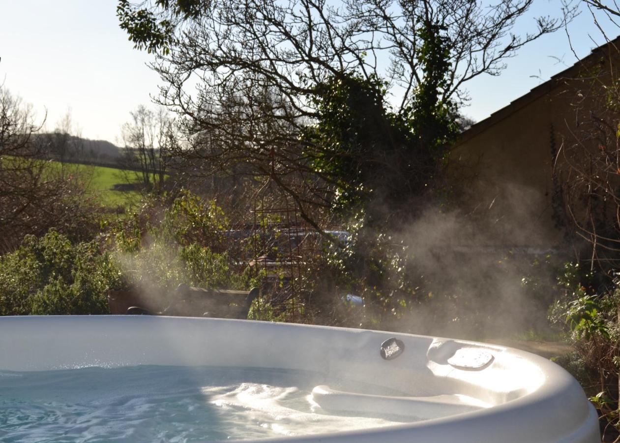 Loft Apartment Nr Bath & Bristol With Hot Tub Exterior foto